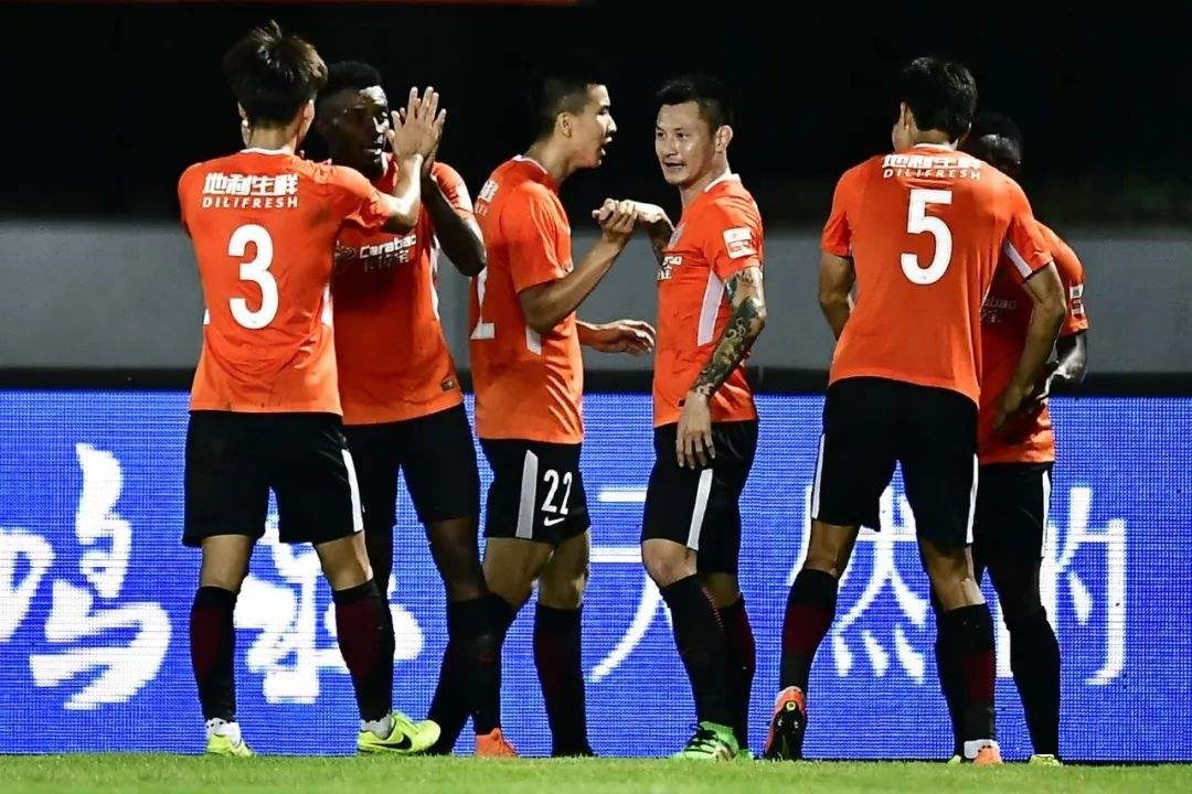 主力球员全部流失！中国足坛流浪者要说再见？曾让巅峰恒大头痛