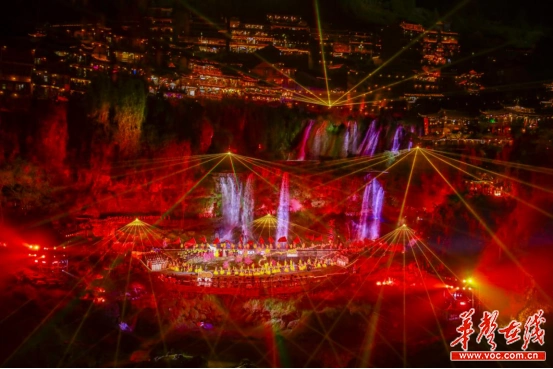 4月10日、11日晚芙蓉镇两台晚会登陆湖南都市频道