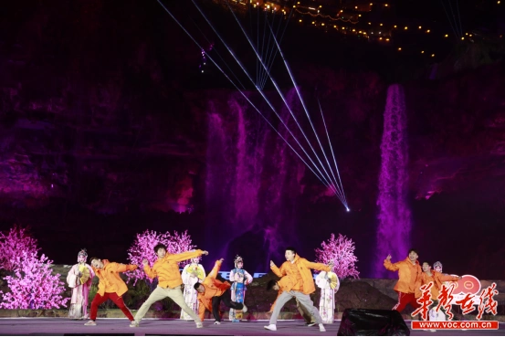 4月10日、11日晚芙蓉镇两台晚会登陆湖南都市频道