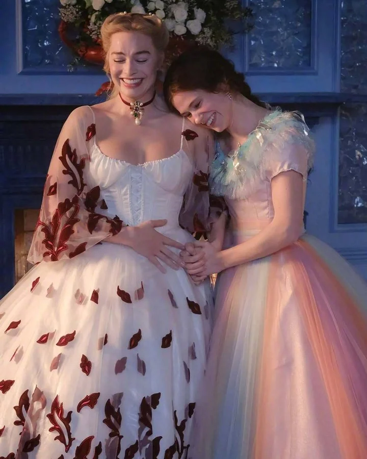 早报｜笔记本、手机集体提价/美的空界M5空调上架，采用海思AI芯片/小米17 Air原型机曝光