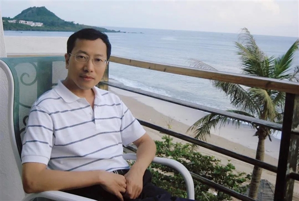 硬核！知网首篇被引过万的论文讲了啥？作者什么来头？