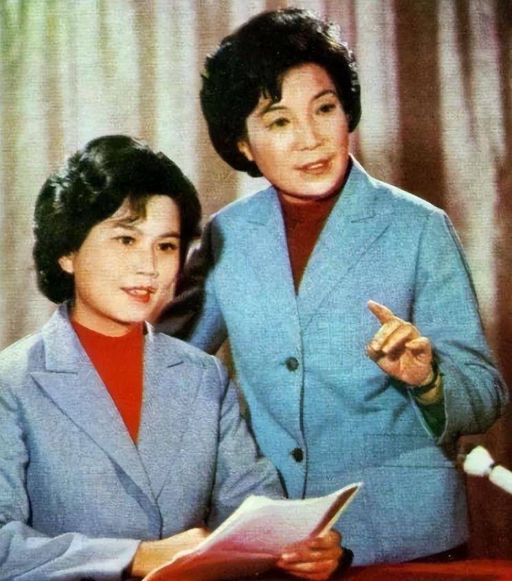 央视主持人邢质斌：和初恋丈夫相守49年，如今75岁的她过得怎样？