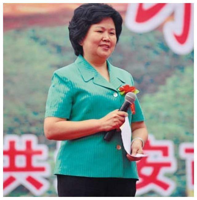 邢质斌，主持28年零失误，罗京去世后主动辞职，跟初恋相守48年