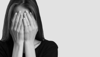 遭遇“咸猪手”，这个姑娘的反应堪称教科书：别为“咸猪手”背锅