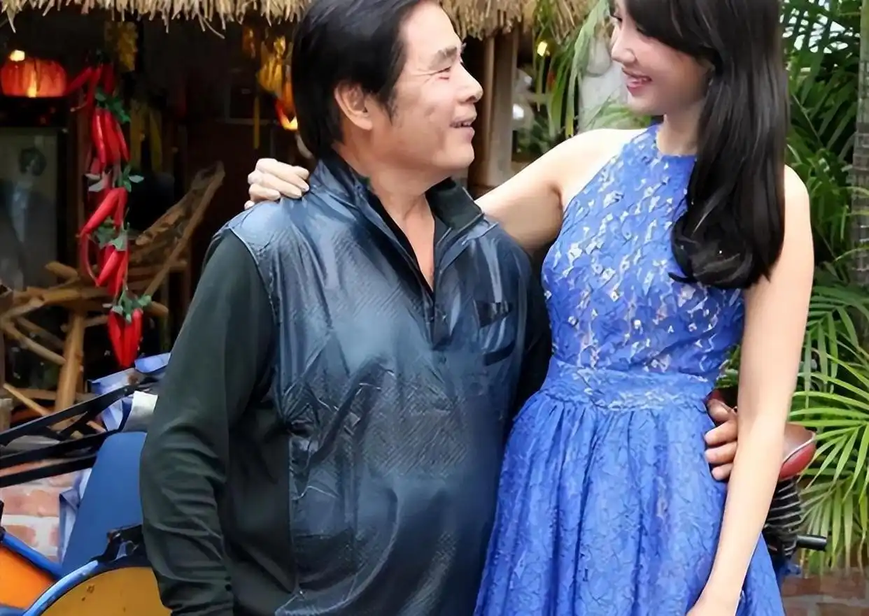 七旬富豪与六妻同屋，每月豪掷7万零花，今又迎娶小娇妻