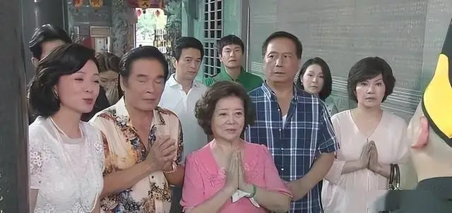 雷洪：前后娶“6个老婆”，每人每月7万零花钱，71岁娶第七房小娇妻