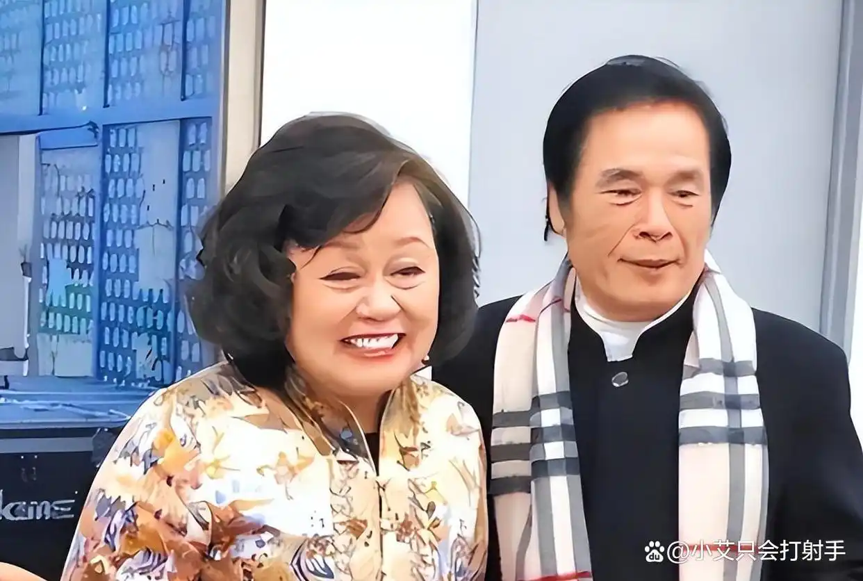 “6个老婆”同住一屋，每月人均7万零花钱，71岁又娶第7房娇妻