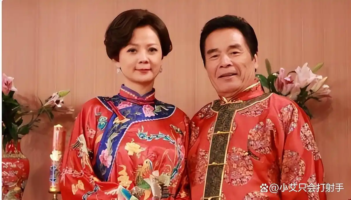 “6个老婆”同住一屋，每月人均7万零花钱，71岁又娶第7房娇妻