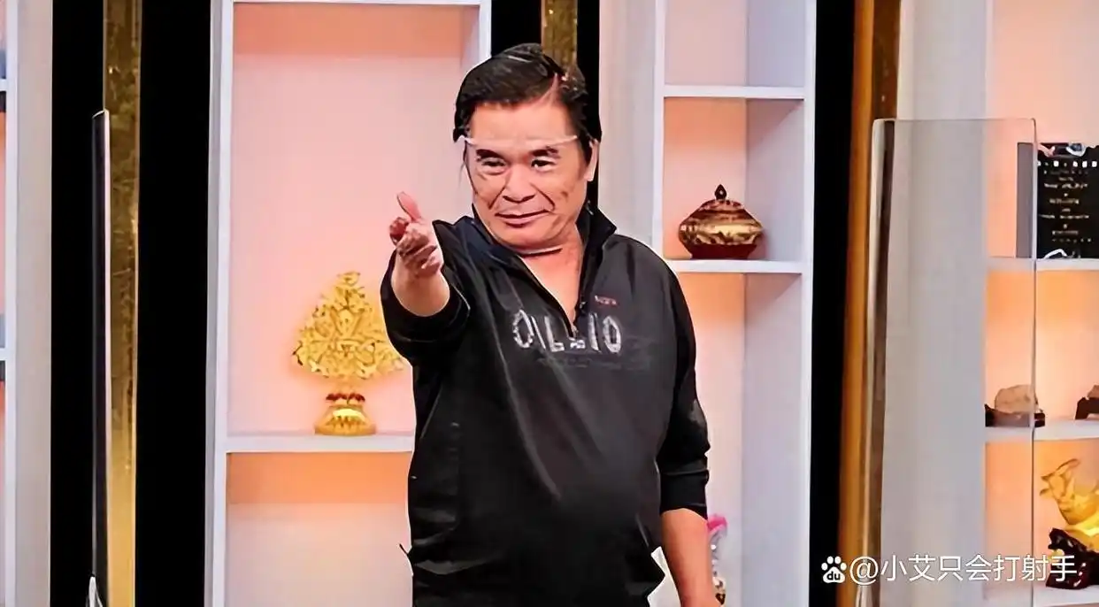 “6个老婆”同住一屋，每月人均7万零花钱，71岁又娶第7房娇妻