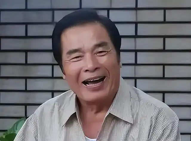 “6个老婆”同住一屋，每人每月7万零花钱，71岁又娶第七房小娇妻