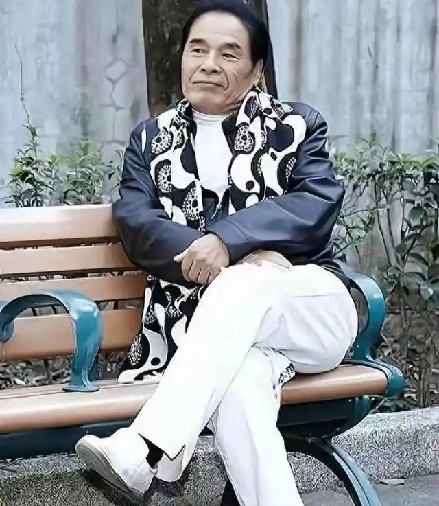 71岁老戏骨再战江湖！雷洪携20岁娇妻重返娱乐圈