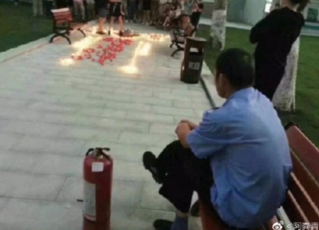 男友昨天没给我发520块的红包，我想分手了