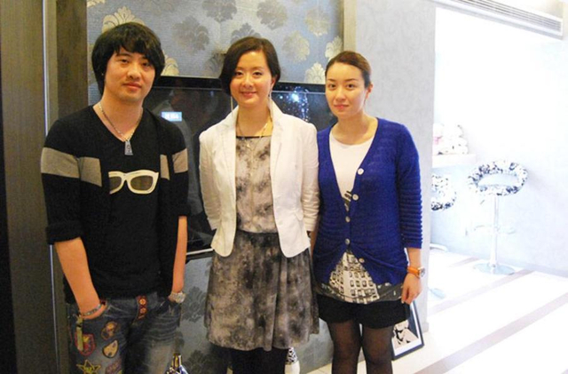 央视财经频道"地震" 谁是被带走的女主播?