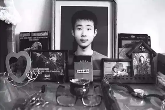 惊人！大学生药家鑫被判死刑，捐眼角膜请求竟被父亲这样拒绝