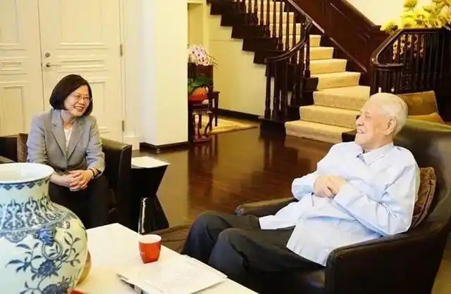 海峡锐评｜这么玩，蔡英文将面临不可承受之重！