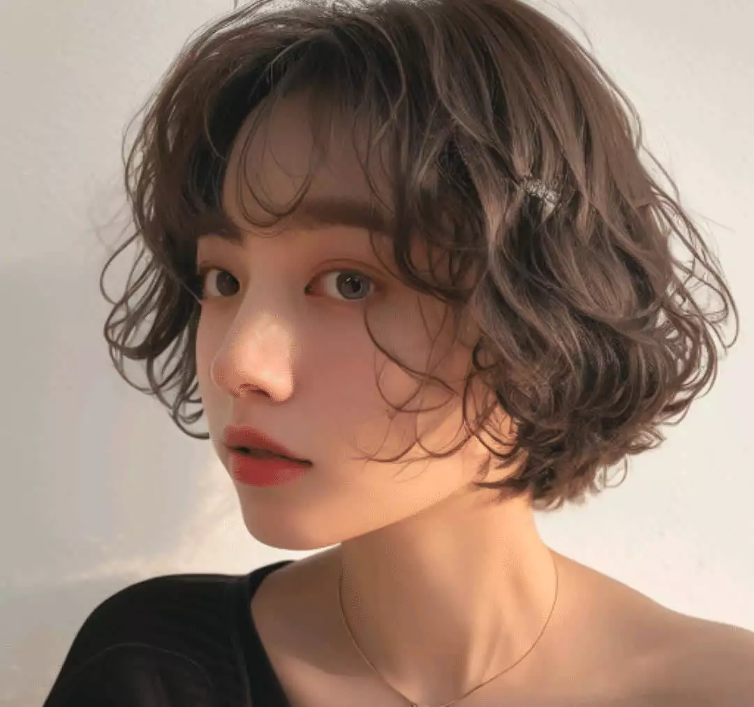 女发造型多样，波波头仍是主流，美且时尚！