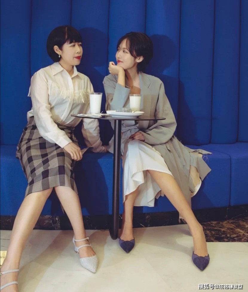 陪妈妈一起变美，几组“神仙”母女的减龄穿搭，舒适优雅又显年轻