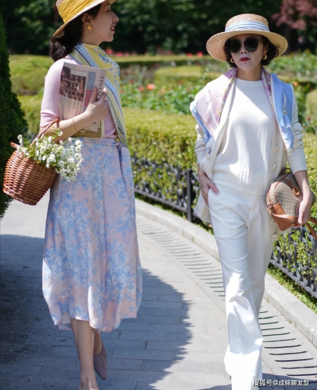 陪妈妈一起变美，几组“神仙”母女的减龄穿搭，舒适优雅又显年轻
