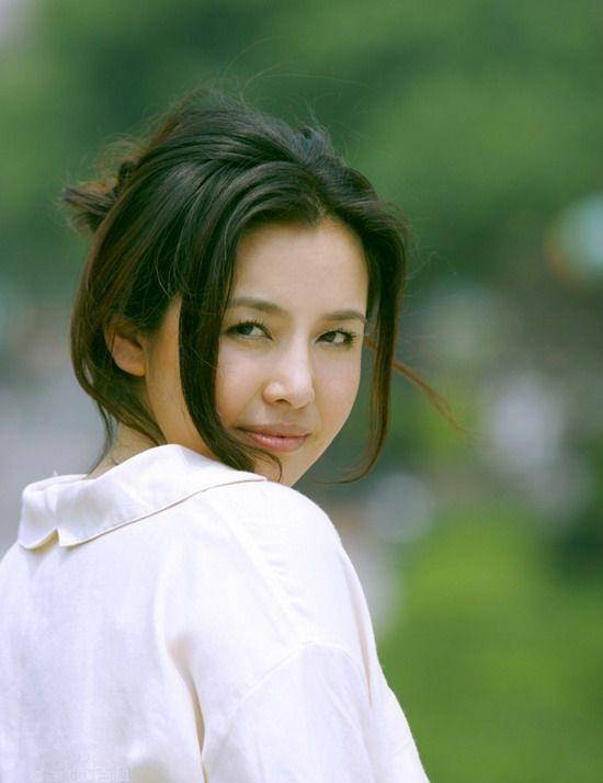 年轻时倾国倾城，老了却成“土肥圆”，这6位发福的女明星好可惜