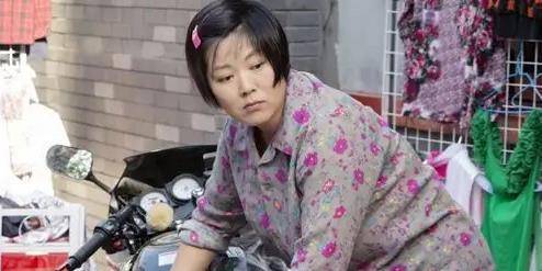 年轻时倾国倾城，老了却成“土肥圆”，这6位发福的女明星好可惜