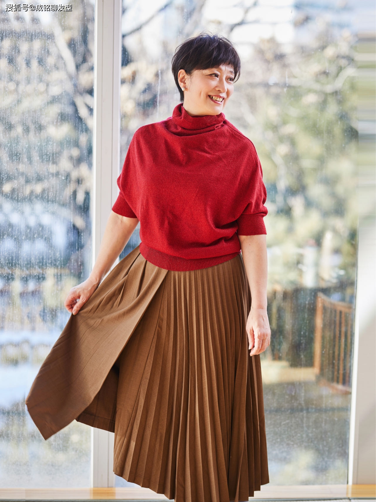 女人过了60岁别总穿裤子，试试洋气百搭的裙子，减龄舒服又时髦