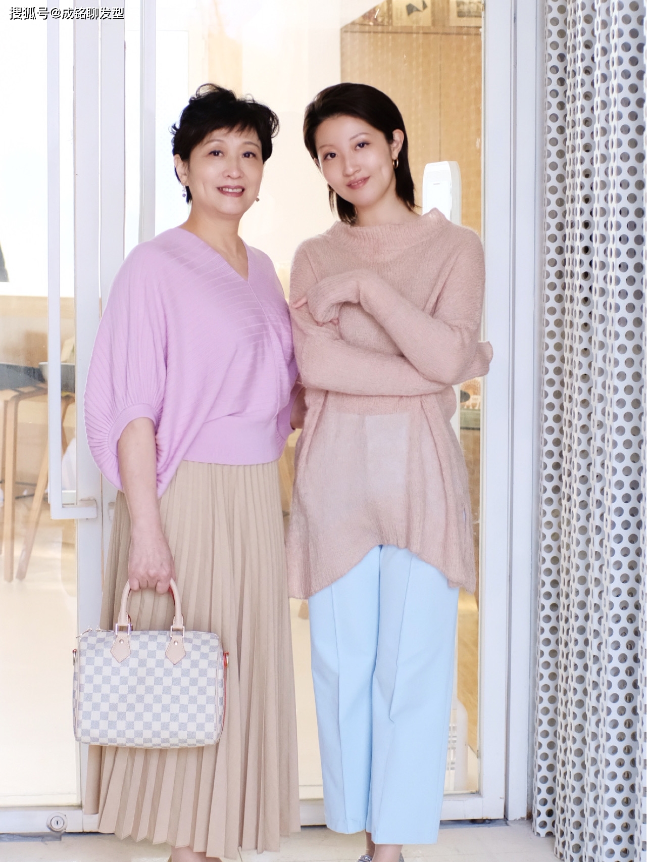 女人过了60岁别总穿裤子，试试洋气百搭的裙子，减龄舒服又时髦