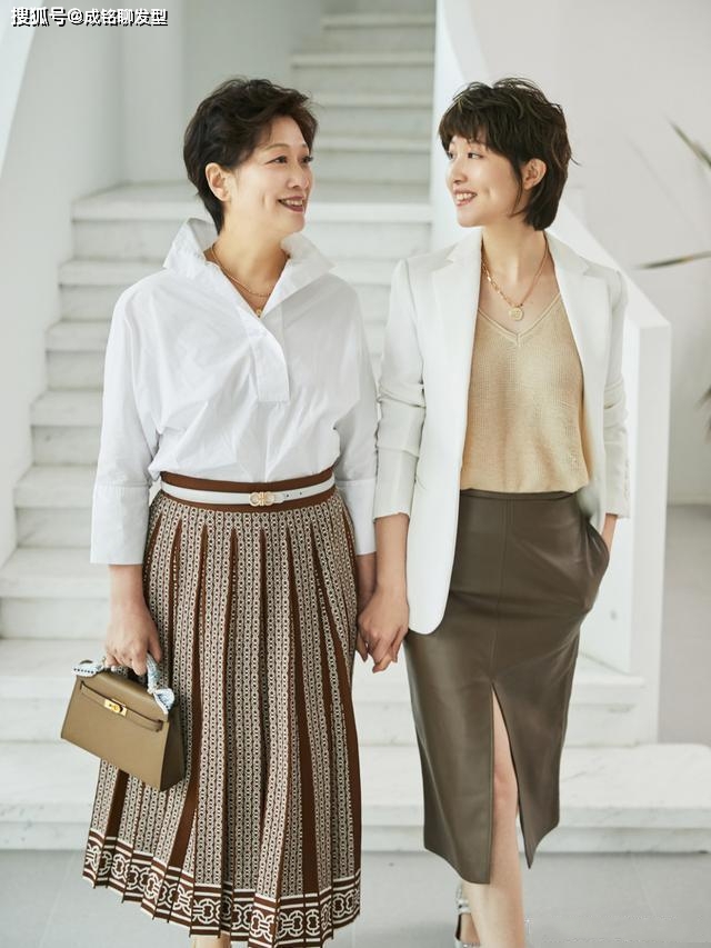 女人过了60岁别总穿裤子，试试洋气百搭的裙子，减龄舒服又时髦