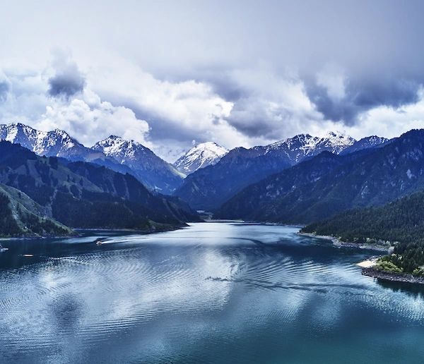 新疆为千年贫困画上句号：“不破楼兰誓不还”，32个贫困县全部摘帽