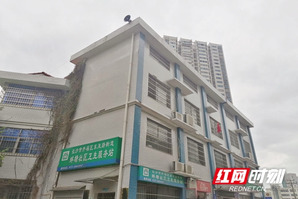 社区宣传用上“5G武器”云喇叭楼顶开播