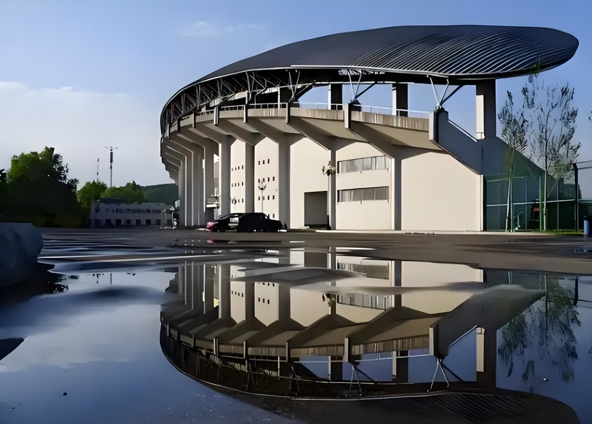 中分段想进国家电网，东北电力、上海电力和三峡大学，怎么选呢？