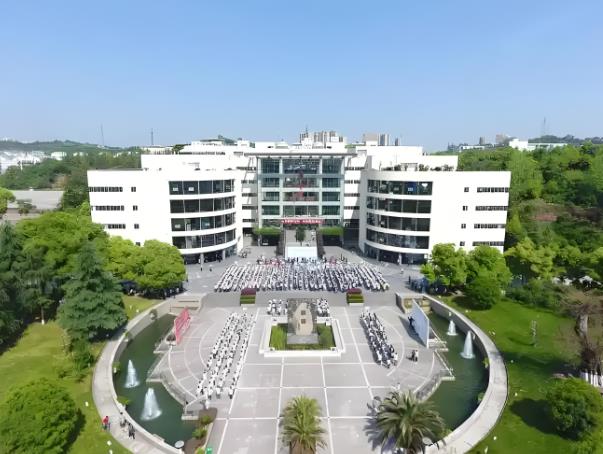 中分段想进国家电网，东北电力、上海电力和三峡大学，怎么选呢？