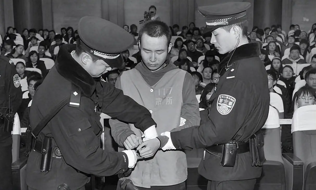 11年后回看药家鑫案：行刑前十分钟，发生在他身上的悲剧仍在继续