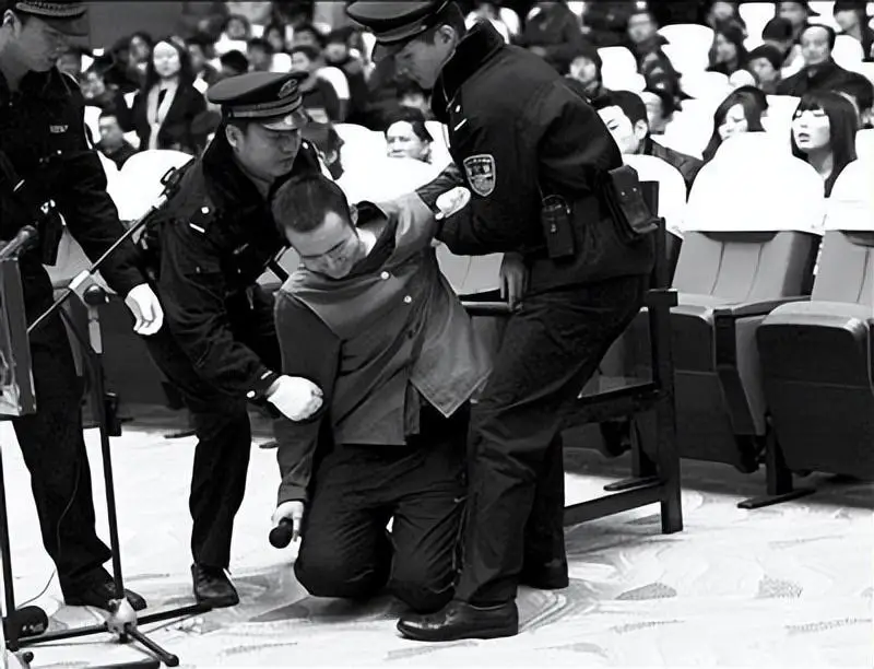 11年后回看药家鑫案：行刑前十分钟，发生在他身上的悲剧仍在继续