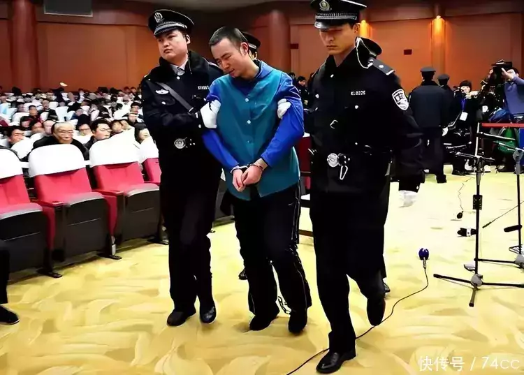 药家鑫死前遗愿被拒，父亲怒骂：把你的罪恶全带走，别再遗害人间