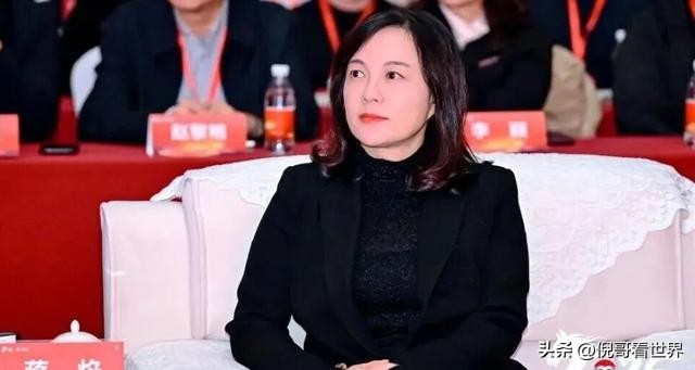 贵州茅台副总蒋焰被查！本人十分精致和时尚，今年49岁，风韵犹存