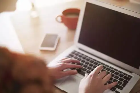 半两财经｜屡禁不止的中介收费代发论文 背后风险极大