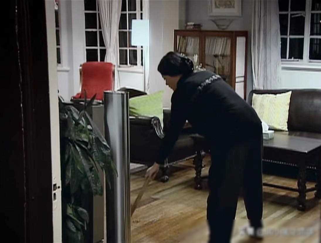 重温《蜗居》：宋思明强行与海藻交欢，宋太太的摊牌句句是恨