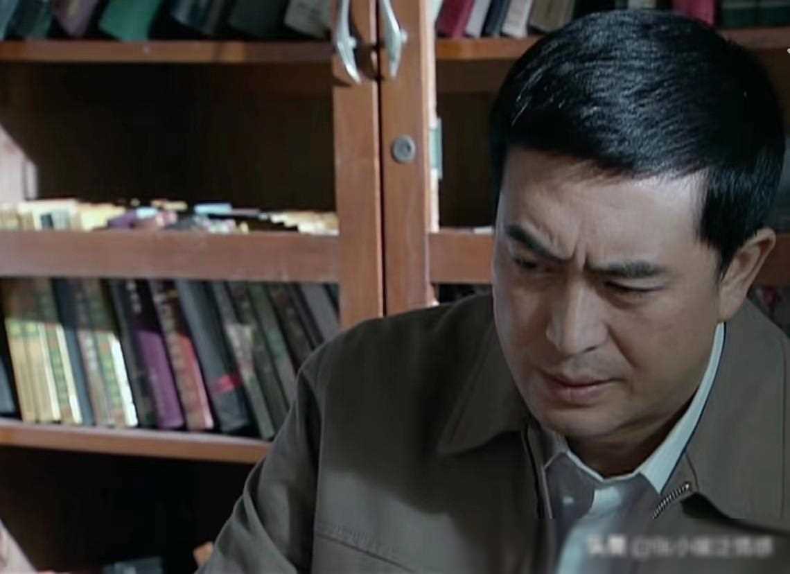 重温《蜗居》：宋思明强行与海藻交欢，宋太太的摊牌句句是恨