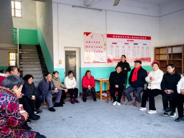 通城县塘湖镇龙印村基层治理蜕变记：从“叫不来”到“挤满屋”的转变