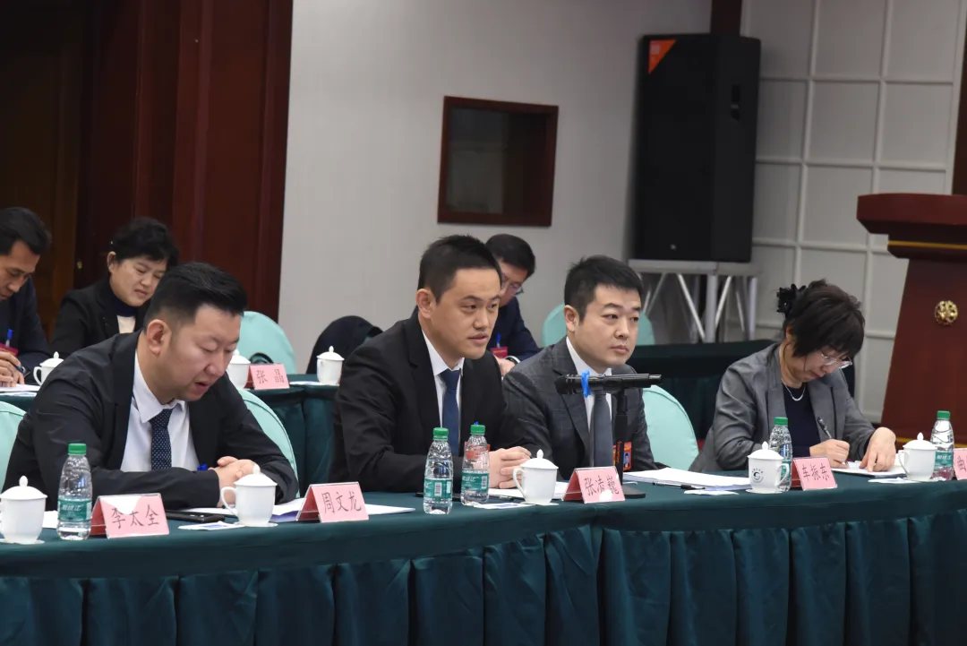 【要闻】政协委员分组讨论政府工作报告