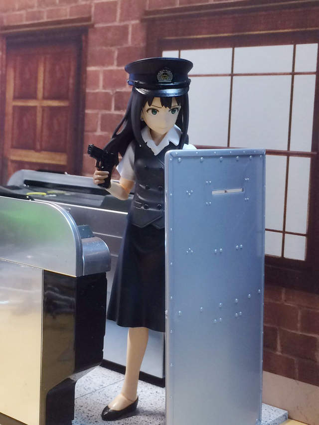 再也不怕乱入狂！女性手办救星防爆警察配件发售