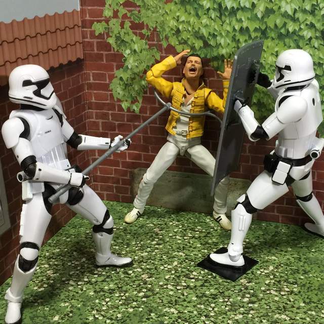 再也不怕乱入狂！女性手办救星防爆警察配件发售