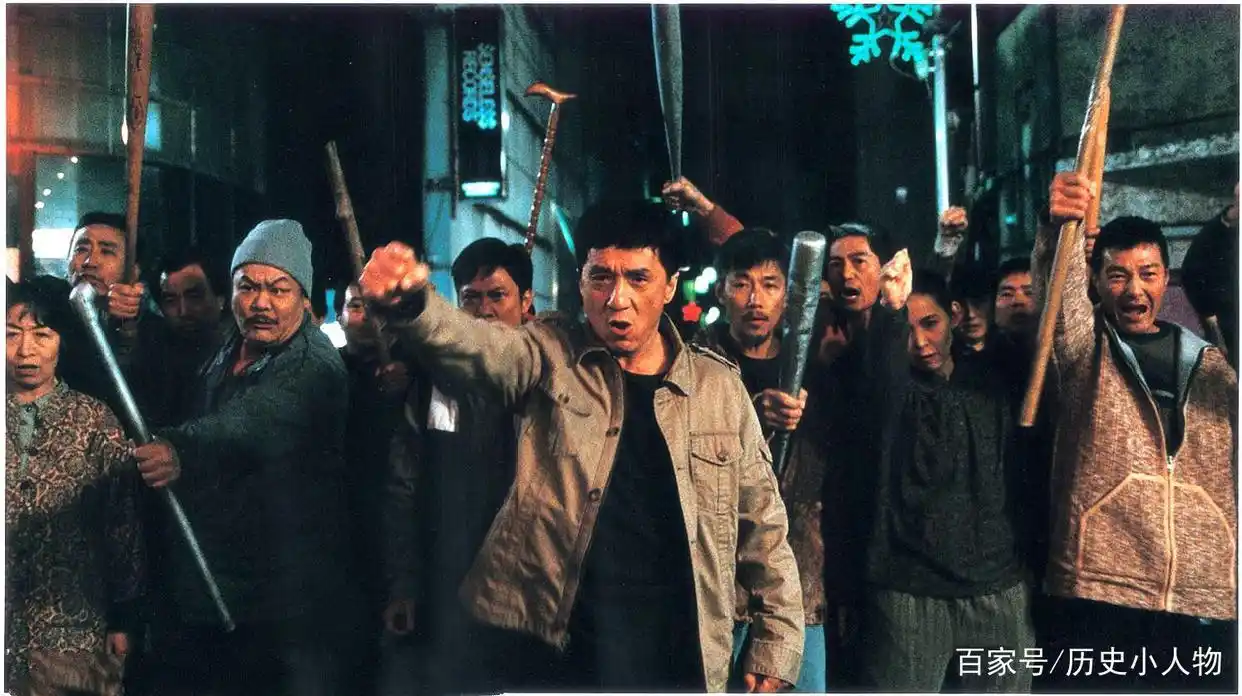 新义安“牙带强”，为人猖狂嚣张跋扈，与“尖东霸王”是铁哥们