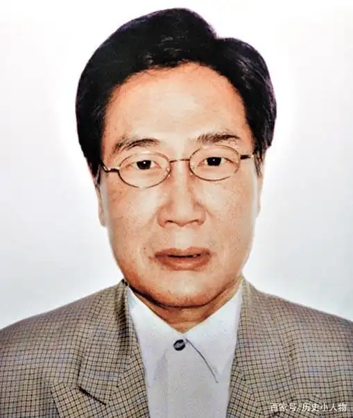 新义安“牙带强”，为人猖狂嚣张跋扈，与“尖东霸王”是铁哥们