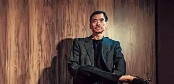 新义安“尖东霸王”李泰龙:被砍数十刀暴毙街头,家人承诺不报仇