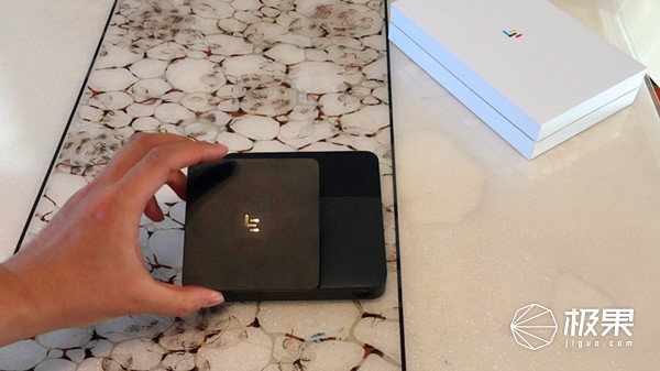 让任何电视都能看海量片源的乐视盒子，智能投屏，手游都能任性玩