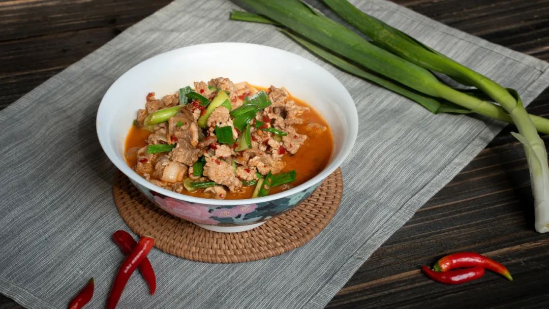 醴陵小炒肉“锁味记”,她锁住他的心了吗?