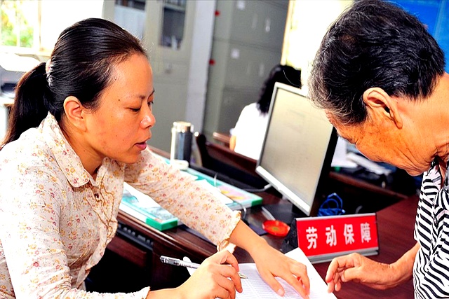 身份证与档案不一致时，究竟听谁的？人社部：只认这个，别争了！