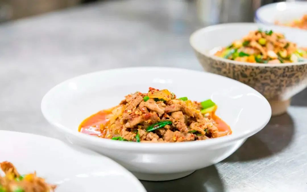 醴陵小炒肉“锁味记”，她锁住他的心了吗？