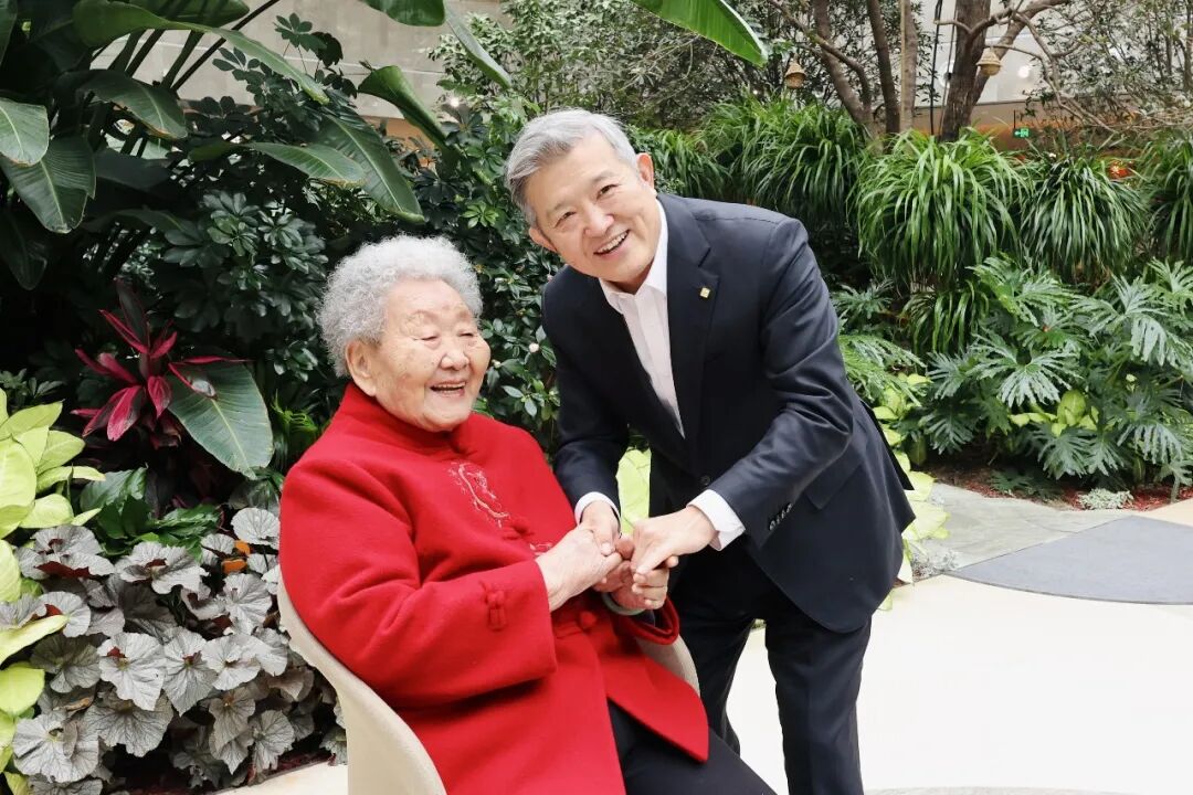 这家世界500强企业，如何做到把“人”放在心中？